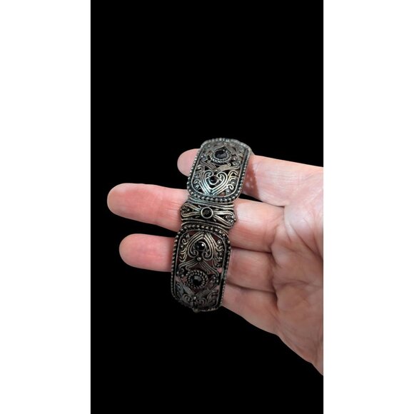 Vintage Ornate Silver-Tone Stretch Bracelet With Intricate Black Stone Accents - - Picture 2 of 7